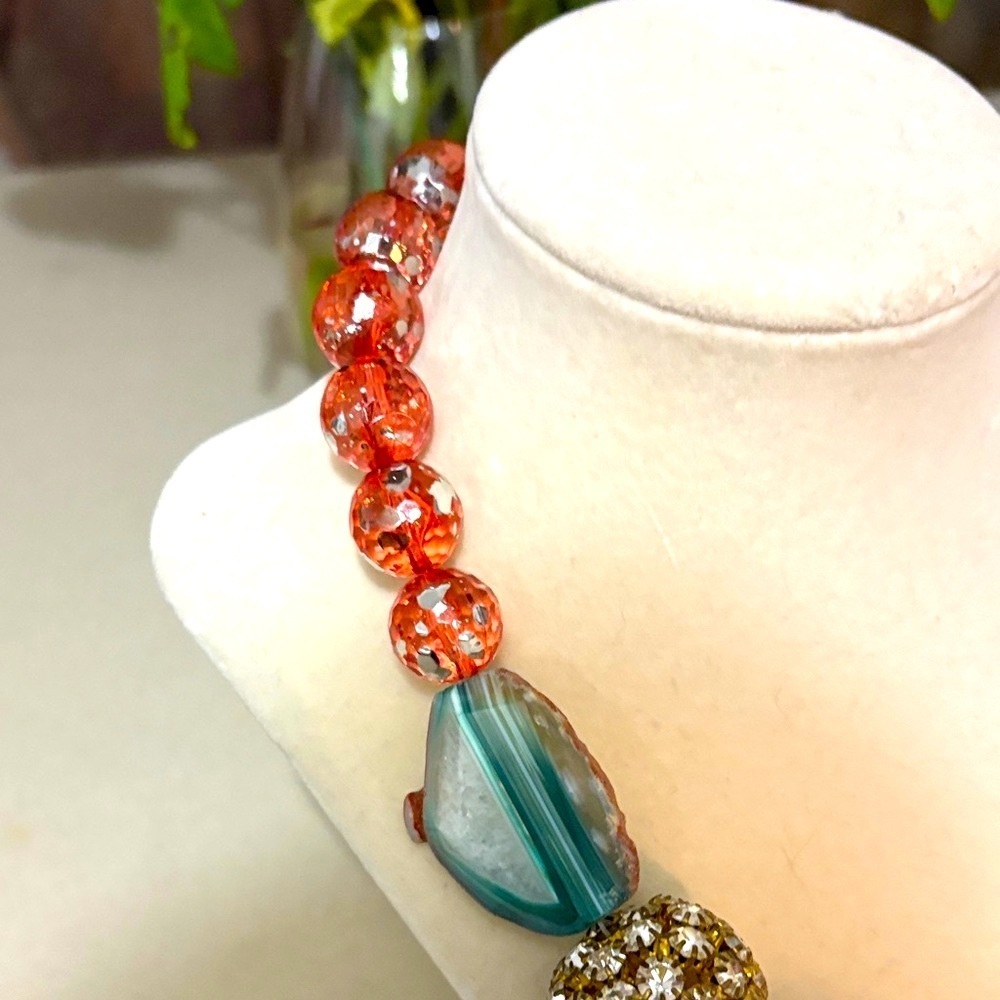Lenora Dame Vintage Statement Necklace - Picture 5 of 8